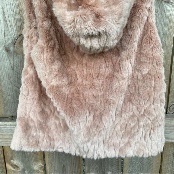 Express Women Faux Fur Vest Hooded Pockets Sleeveless Hook & Eye Pink XS/S NWT - Picture 6 of 11